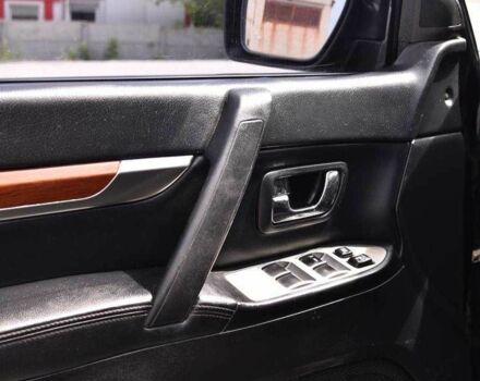 Черный Мицубиси Паджеро, объемом двигателя 3.8 л и пробегом 286 тыс. км за 11499 $, фото 14 на Automoto.ua