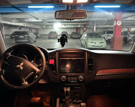 Міцубісі Паджеро 2008 у Києві на Automoto.ua Чорний Міцубісі Паджеро, об'ємом двигуна 3 л та пробігом 301 тис. км за 11500 $, фото 9 на Automoto.ua