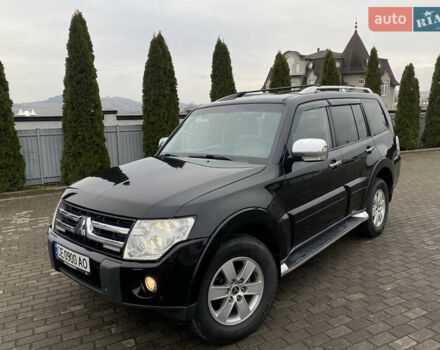 Черный Мицубиси Паджеро, объемом двигателя 3 л и пробегом 348 тыс. км за 8550 $, фото 2 на Automoto.ua