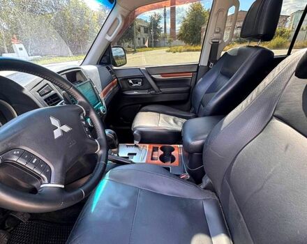 Черный Мицубиси Паджеро, объемом двигателя 3 л и пробегом 210 тыс. км за 12500 $, фото 4 на Automoto.ua