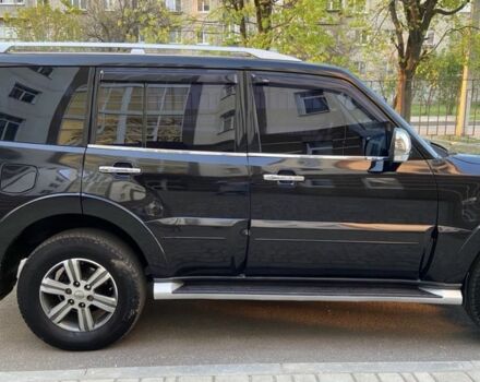 Черный Мицубиси Паджеро, объемом двигателя 3 л и пробегом 248 тыс. км за 11900 $, фото 4 на Automoto.ua