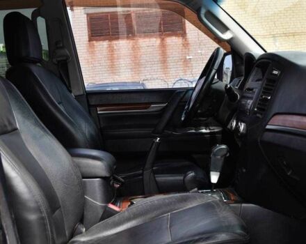 Черный Мицубиси Паджеро, объемом двигателя 3.8 л и пробегом 286 тыс. км за 11499 $, фото 10 на Automoto.ua