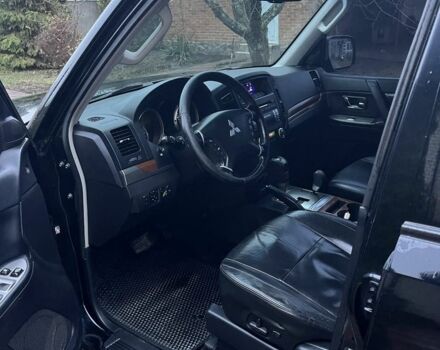 Черный Мицубиси Паджеро, объемом двигателя 3 л и пробегом 270 тыс. км за 11200 $, фото 7 на Automoto.ua