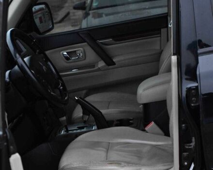 Чорний Міцубісі Паджеро, об'ємом двигуна 3 л та пробігом 215 тис. км за 9650 $, фото 8 на Automoto.ua