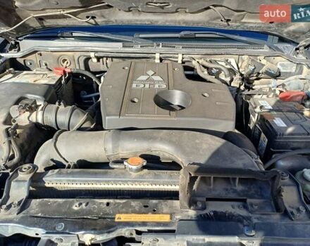 Черный Мицубиси Паджеро, объемом двигателя 3.2 л и пробегом 278 тыс. км за 12850 $, фото 9 на Automoto.ua