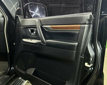 Черный Мицубиси Паджеро, объемом двигателя 3 л и пробегом 320 тыс. км за 9900 $, фото 45 на Automoto.ua