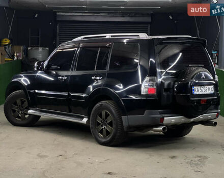Черный Мицубиси Паджеро, объемом двигателя 3 л и пробегом 320 тыс. км за 9900 $, фото 6 на Automoto.ua