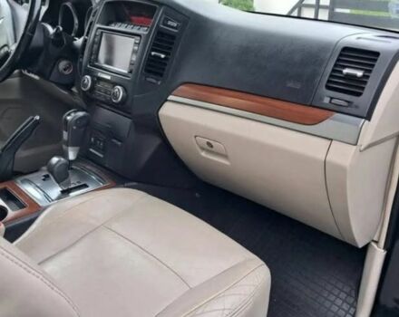 Черный Мицубиси Паджеро, объемом двигателя 0 л и пробегом 275 тыс. км за 3200 $, фото 14 на Automoto.ua