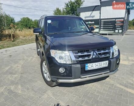 Чорний Міцубісі Паджеро, об'ємом двигуна 3.2 л та пробігом 257 тис. км за 13000 $, фото 2 на Automoto.ua