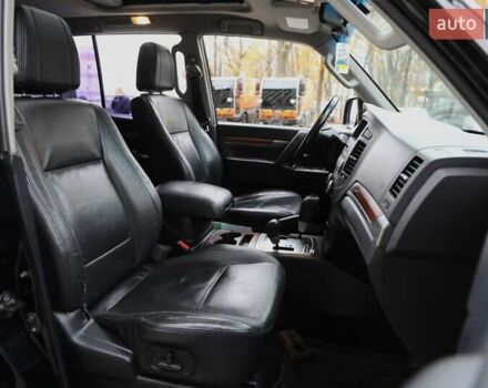 Чорний Міцубісі Паджеро, об'ємом двигуна 3 л та пробігом 197 тис. км за 12500 $, фото 9 на Automoto.ua