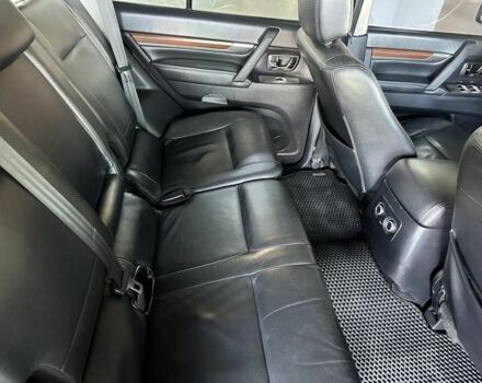 Чорний Міцубісі Паджеро, об'ємом двигуна 3 л та пробігом 294 тис. км за 11500 $, фото 9 на Automoto.ua