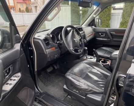 Черный Мицубиси Паджеро, объемом двигателя 3 л и пробегом 375 тыс. км за 8550 $, фото 12 на Automoto.ua