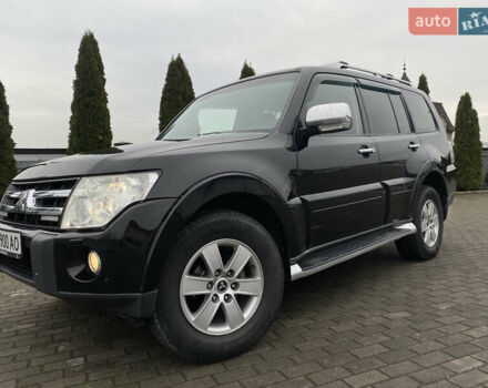 Черный Мицубиси Паджеро, объемом двигателя 3 л и пробегом 348 тыс. км за 8550 $, фото 3 на Automoto.ua