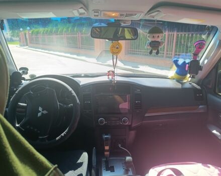 Черный Мицубиси Паджеро, объемом двигателя 3.8 л и пробегом 230 тыс. км за 8400 $, фото 6 на Automoto.ua