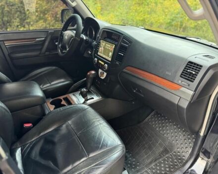 Черный Мицубиси Паджеро, объемом двигателя 3 л и пробегом 300 тыс. км за 11000 $, фото 13 на Automoto.ua