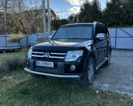 Черный Мицубиси Паджеро, объемом двигателя 3.2 л и пробегом 220 тыс. км за 11500 $, фото 1 на Automoto.ua