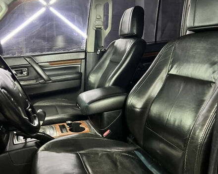 Черный Мицубиси Паджеро, объемом двигателя 3 л и пробегом 320 тыс. км за 9900 $, фото 23 на Automoto.ua