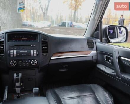Чорний Міцубісі Паджеро, об'ємом двигуна 3 л та пробігом 197 тис. км за 12500 $, фото 12 на Automoto.ua