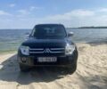 Черный Мицубиси Паджеро, объемом двигателя 3 л и пробегом 320 тыс. км за 8500 $, фото 2 на Automoto.ua