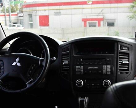 Черный Мицубиси Паджеро, объемом двигателя 3.8 л и пробегом 286 тыс. км за 11499 $, фото 13 на Automoto.ua