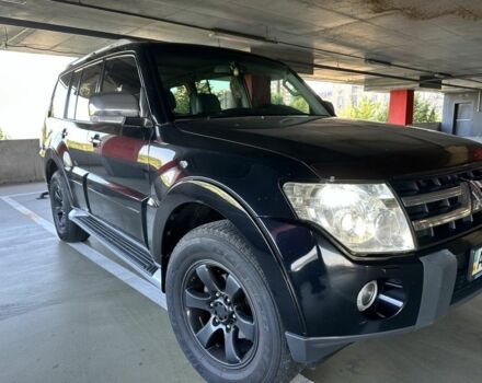 Чорний Міцубісі Паджеро, об'ємом двигуна 3 л та пробігом 294 тис. км за 11500 $, фото 2 на Automoto.ua