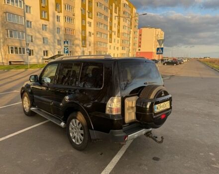 Черный Мицубиси Паджеро, объемом двигателя 3.2 л и пробегом 200 тыс. км за 9000 $, фото 2 на Automoto.ua