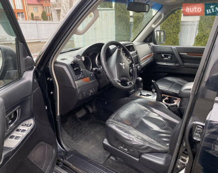 Черный Мицубиси Паджеро, объемом двигателя 3 л и пробегом 348 тыс. км за 8550 $, фото 23 на Automoto.ua