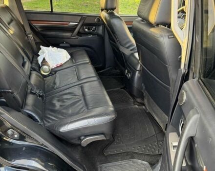 Черный Мицубиси Паджеро, объемом двигателя 3.2 л и пробегом 200 тыс. км за 9000 $, фото 6 на Automoto.ua