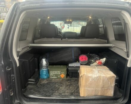 Чорний Міцубісі Паджеро, об'ємом двигуна 3.8 л та пробігом 308 тис. км за 12500 $, фото 4 на Automoto.ua