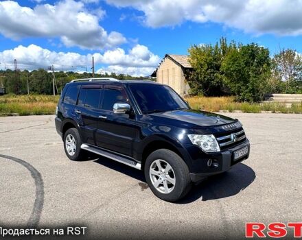Черный Мицубиси Паджеро, объемом двигателя 3 л и пробегом 210 тыс. км за 12500 $, фото 2 на Automoto.ua