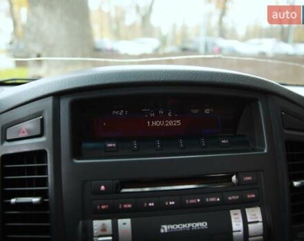 Чорний Міцубісі Паджеро, об'ємом двигуна 3 л та пробігом 197 тис. км за 12500 $, фото 15 на Automoto.ua