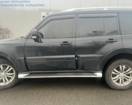 Чорний Міцубісі Паджеро, об'ємом двигуна 3.8 л та пробігом 308 тис. км за 12500 $, фото 1 на Automoto.ua