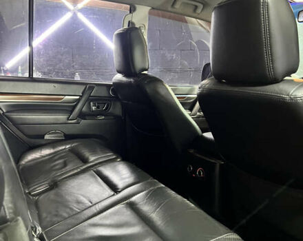 Черный Мицубиси Паджеро, объемом двигателя 3 л и пробегом 320 тыс. км за 9900 $, фото 38 на Automoto.ua