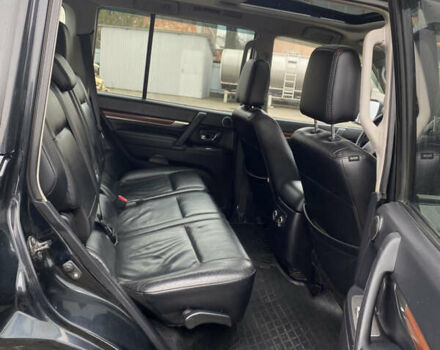 Черный Мицубиси Паджеро, объемом двигателя 3 л и пробегом 348 тыс. км за 8550 $, фото 45 на Automoto.ua