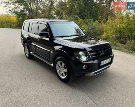 Чорний Міцубісі Паджеро, об'ємом двигуна 2.97 л та пробігом 300 тис. км за 11000 $, фото 4 на Automoto.ua