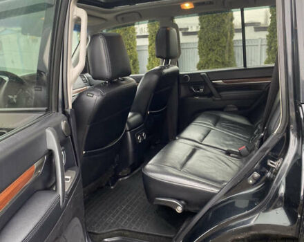 Черный Мицубиси Паджеро, объемом двигателя 3 л и пробегом 348 тыс. км за 8550 $, фото 44 на Automoto.ua