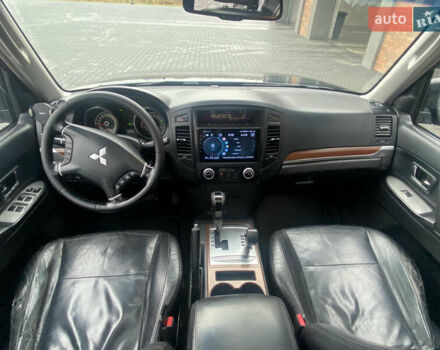 Черный Мицубиси Паджеро, объемом двигателя 3 л и пробегом 348 тыс. км за 8550 $, фото 43 на Automoto.ua