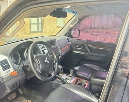 Чорний Міцубісі Паджеро, об'ємом двигуна 3.8 л та пробігом 150 тис. км за 11000 $, фото 1 на Automoto.ua