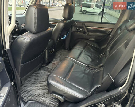 Черный Мицубиси Паджеро, объемом двигателя 2.97 л и пробегом 196 тыс. км за 11700 $, фото 5 на Automoto.ua