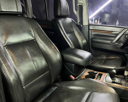 Черный Мицубиси Паджеро, объемом двигателя 3 л и пробегом 320 тыс. км за 9900 $, фото 42 на Automoto.ua