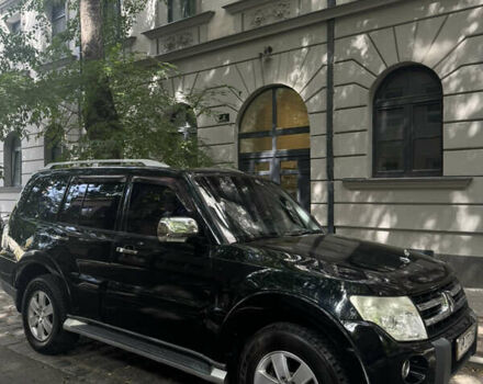 Черный Мицубиси Паджеро, объемом двигателя 3.2 л и пробегом 166 тыс. км за 14853 $, фото 1 на Automoto.ua