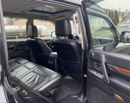 Черный Мицубиси Паджеро, объемом двигателя 3 л и пробегом 375 тыс. км за 8550 $, фото 16 на Automoto.ua