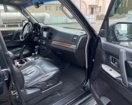 Черный Мицубиси Паджеро, объемом двигателя 3 л и пробегом 375 тыс. км за 8550 $, фото 13 на Automoto.ua