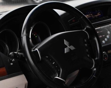 Чорний Міцубісі Паджеро, об'ємом двигуна 3 л та пробігом 215 тис. км за 9650 $, фото 6 на Automoto.ua