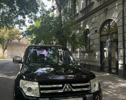 Черный Мицубиси Паджеро, объемом двигателя 3.2 л и пробегом 166 тыс. км за 14853 $, фото 2 на Automoto.ua