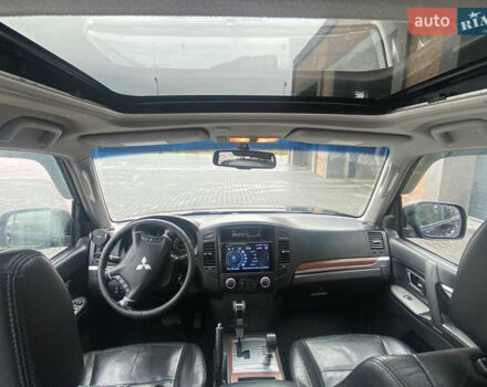 Черный Мицубиси Паджеро, объемом двигателя 3 л и пробегом 348 тыс. км за 8550 $, фото 42 на Automoto.ua