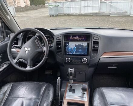 Черный Мицубиси Паджеро, объемом двигателя 3 л и пробегом 375 тыс. км за 8550 $, фото 14 на Automoto.ua