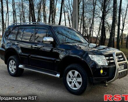 Чорний Міцубісі Паджеро, об'ємом двигуна 3 л та пробігом 186 тис. км за 10700 $, фото 1 на Automoto.ua