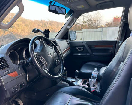 Черный Мицубиси Паджеро, объемом двигателя 3.2 л и пробегом 220 тыс. км за 11500 $, фото 5 на Automoto.ua