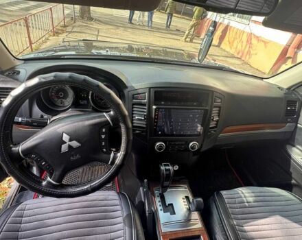 Черный Мицубиси Паджеро, объемом двигателя 3.2 л и пробегом 206 тыс. км за 13499 $, фото 6 на Automoto.ua